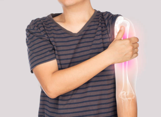 man-feel-shoulder-bone-pain-on-right-shoulder-injury